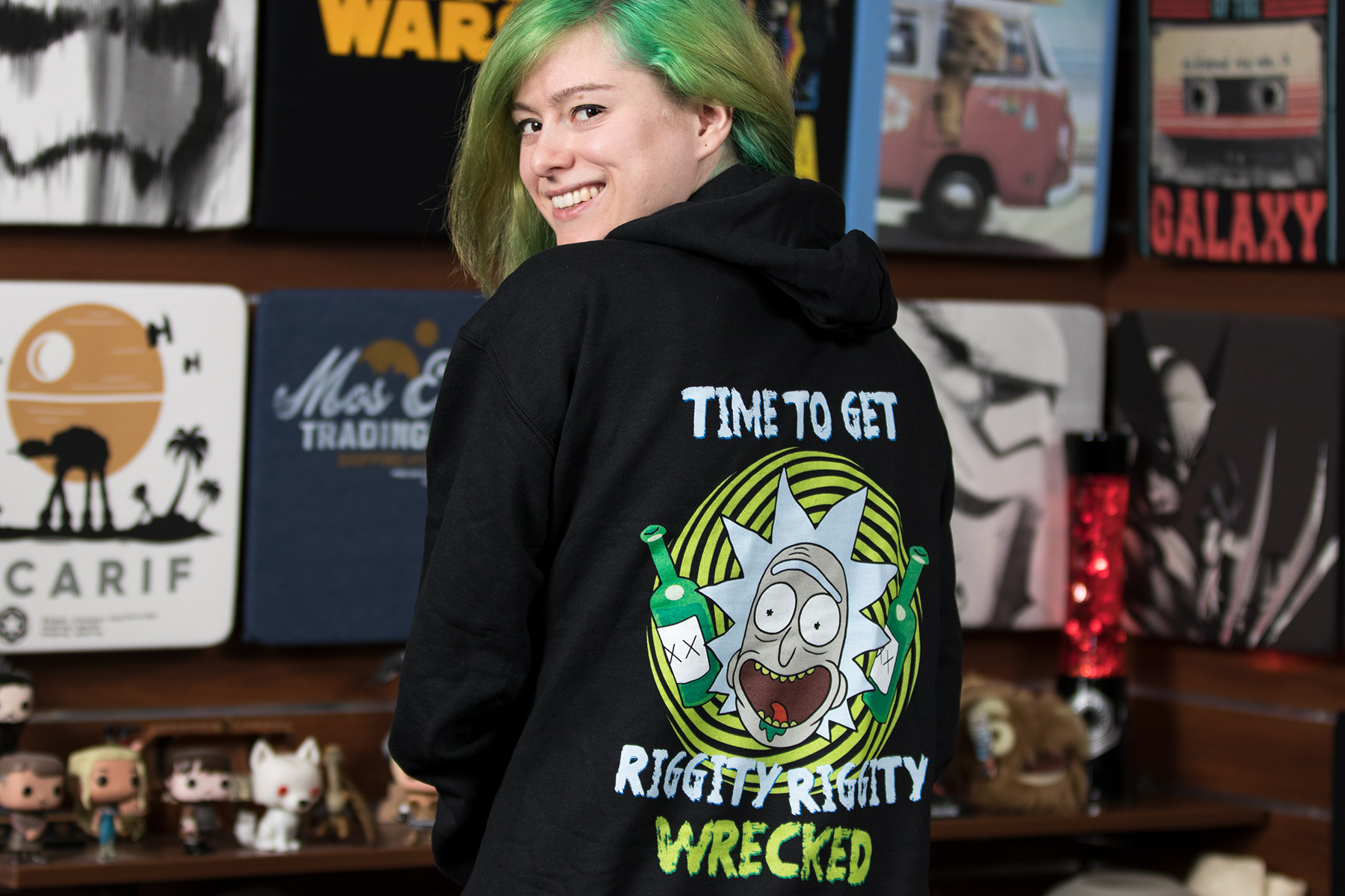 Cindy Geschenketipp: Rick and Morty - Riggity Wrecked Hoodie